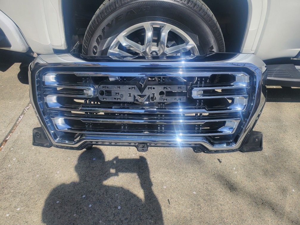 19-22 GMC Sierra 1500 SLT Grille