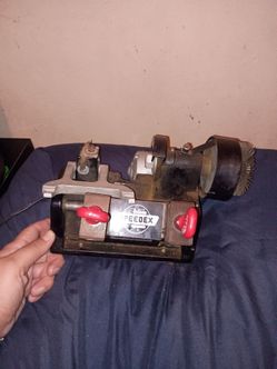Speedex Key Cutting Machine
