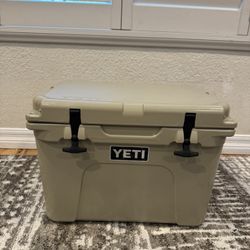YETI Tundra 35