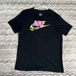 🏆Nike Graphic Shirt🏆
