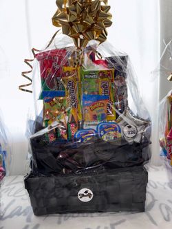 Candy basket for graduation gift