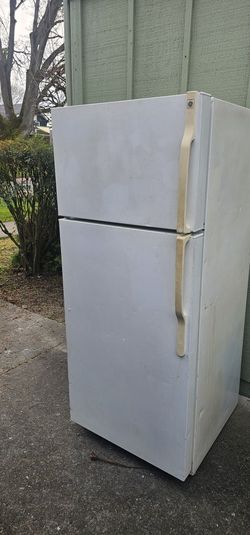 Top Freezer Refrigerator