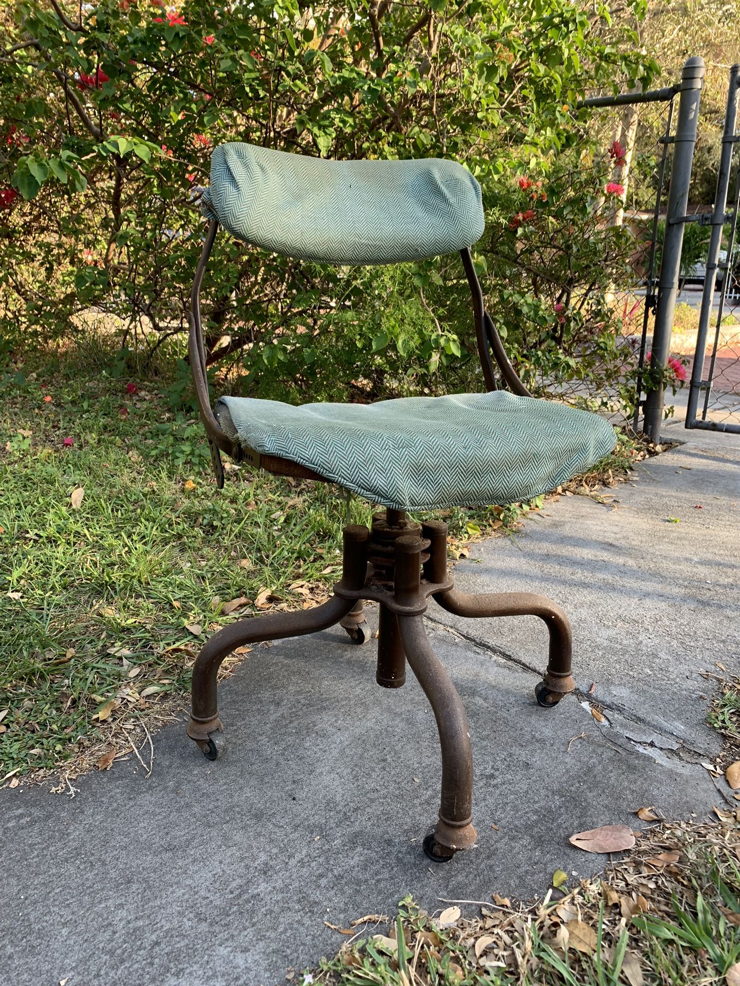 Vintage 40's Industrial Swivel Rolling Drafting / Office Chair
