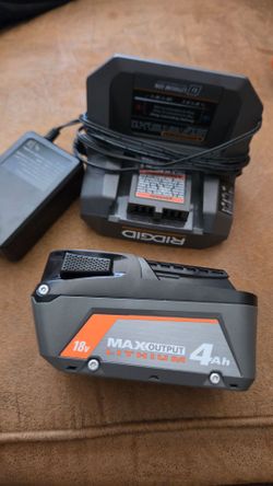 RIDGID 18V MAX Output 4.0Ah Lithium-Ion Battery + Charger Kit