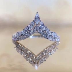 Fashion European American Queen Princess Crown Mini Diamond Ring . Size 7.