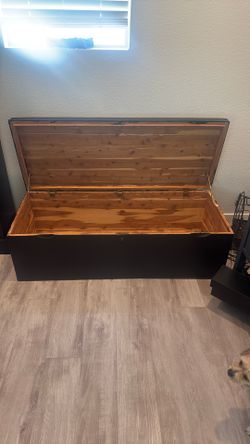 Oakwood Chest