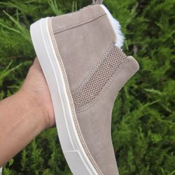 Boots Toms Size 7 