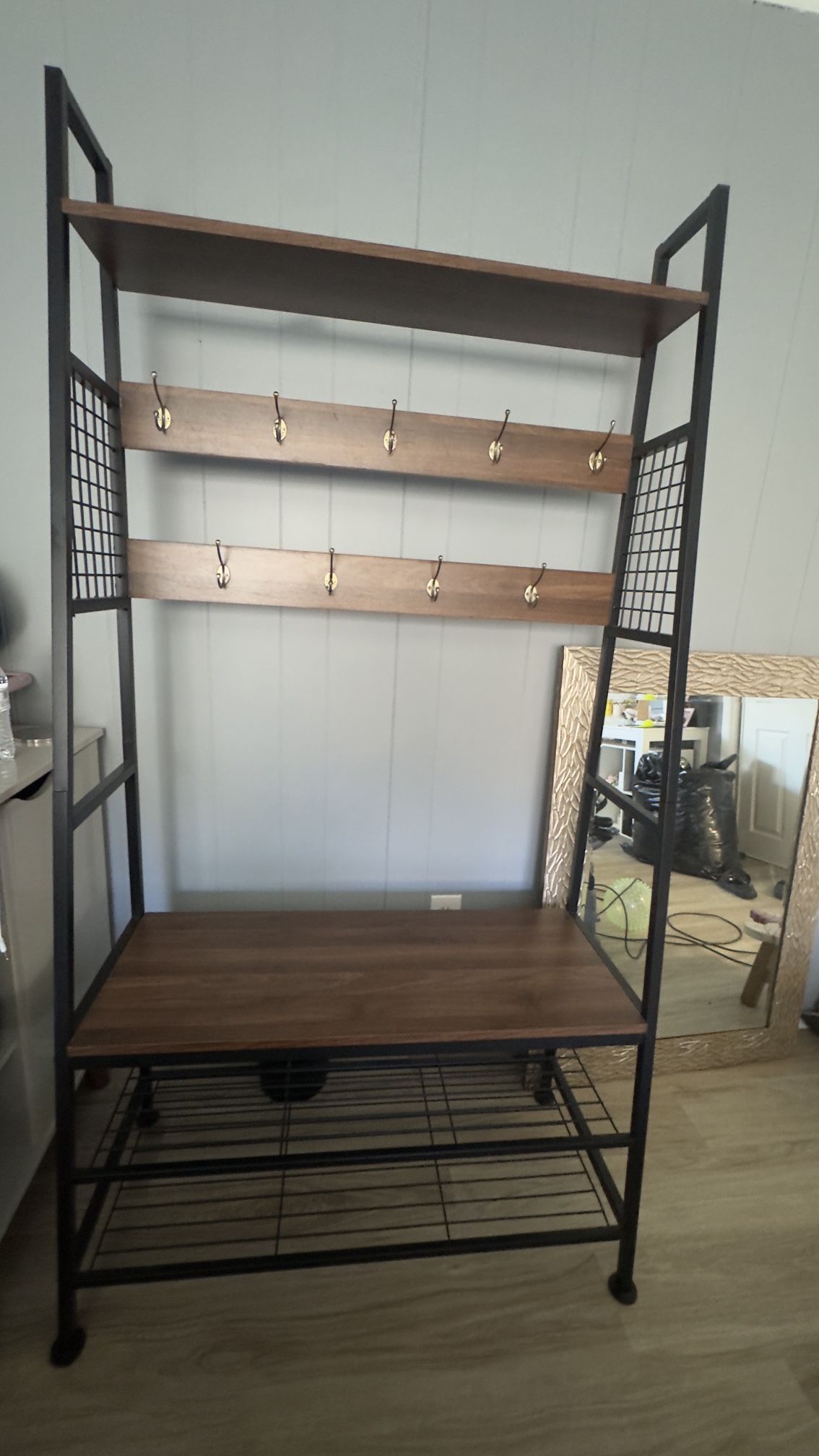 Entryway Coat Hanger With Shelf