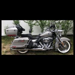Harley 2009 RoadKing FLHRC