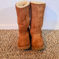 Like New UGG Classic Tall II Boot sz 9