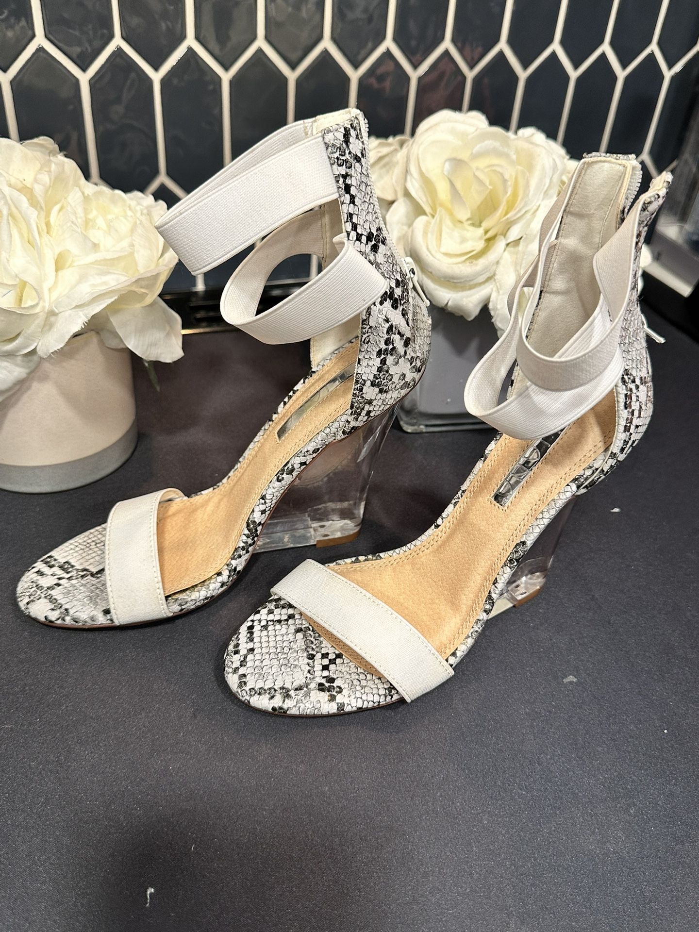 Liliana clear print wedges With Clear Wedge Heel Sz 7