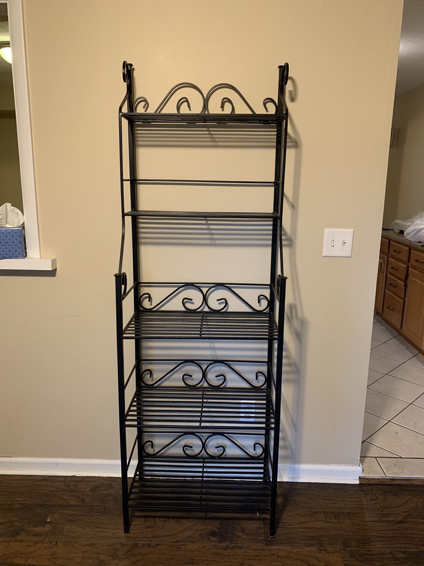 Baker’s Rack Kitchen Storage