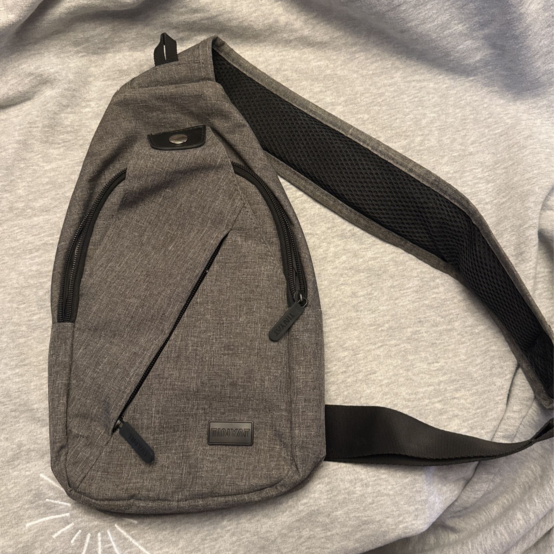 Yinyat Men’s Backpack Sling Gray