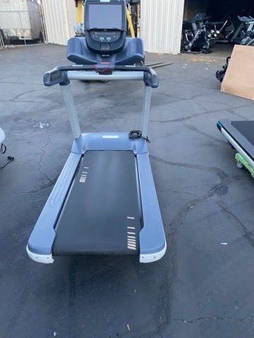 Precor 885 TRM Treadmill With P82 Console