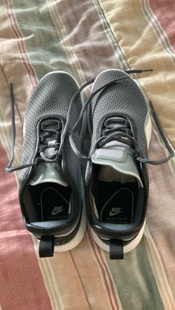 Nike tennis shoes size 9