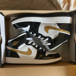 Air Jordan 1 MID SE (GS) Black/Metallic Gold-White