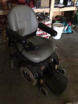 Jazzy 1121 wheel chair hover round