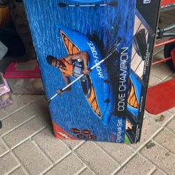 One Kayak Set  Y River Raft. Los 2x $80.00