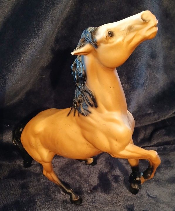 Used 1970 Vintage Collectible Diablo Mustang Breyer Horse.