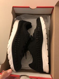 Nike Mayfly Woven Size 12
