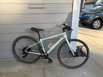 Cannondale Quick 4 Hybrid Bike size small