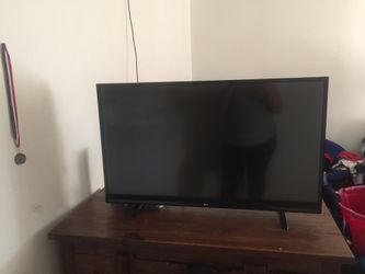 Selling 40 inch plasma tv