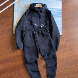 Nike Tech Fleece full tracksuit in black 