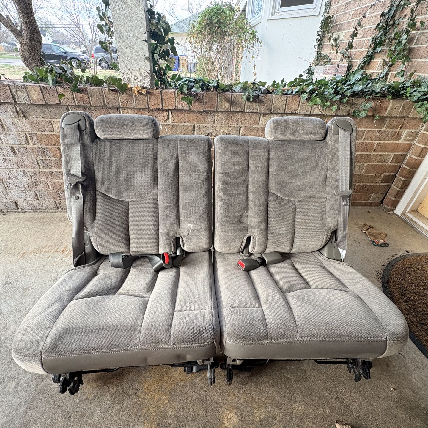 2000–2006 Chevy Tahoe / GMC Yukon Gray 3rd Row Seat – Clean (GMT800 ...