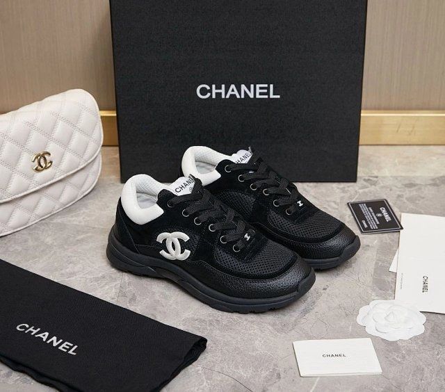 Chanel Logo sneakers