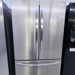 FRIGIDAIRE 3 DOOR REFRIGERATOR WITH BOTTOM FREEZER 1YEAR WARRANTY/1 AÑO DE GARANTIA POR ESCRITO 