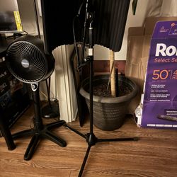 Microphone Stand W/ Accessories