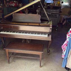 5’7” Baby Grand Piano     M. Schulz Chicago