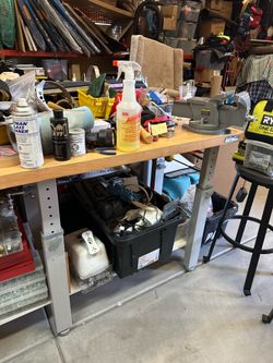 Adjustable height heavy duty workbench 25” x72”with vice