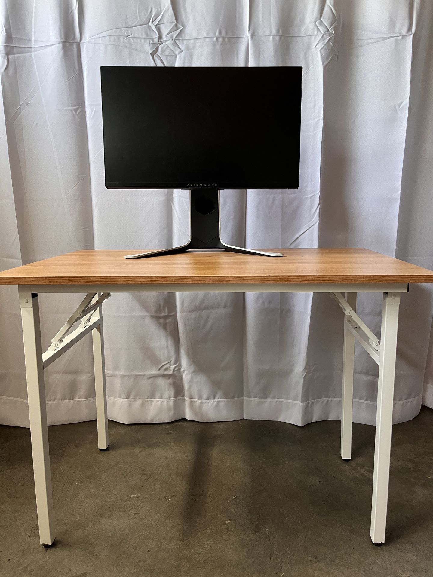 Monitor 240Hz | Chair | Table 
