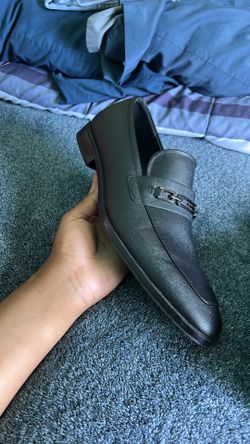 Guess dress shoes