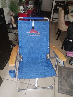 NEW TOMMY BAHAMA EX LARG BEACH YARD CHAIR WITH CARRY STRAP WOOD ARMS 25 FIRM PAID 99+