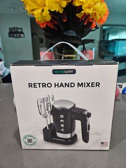 Retro style hand mixer