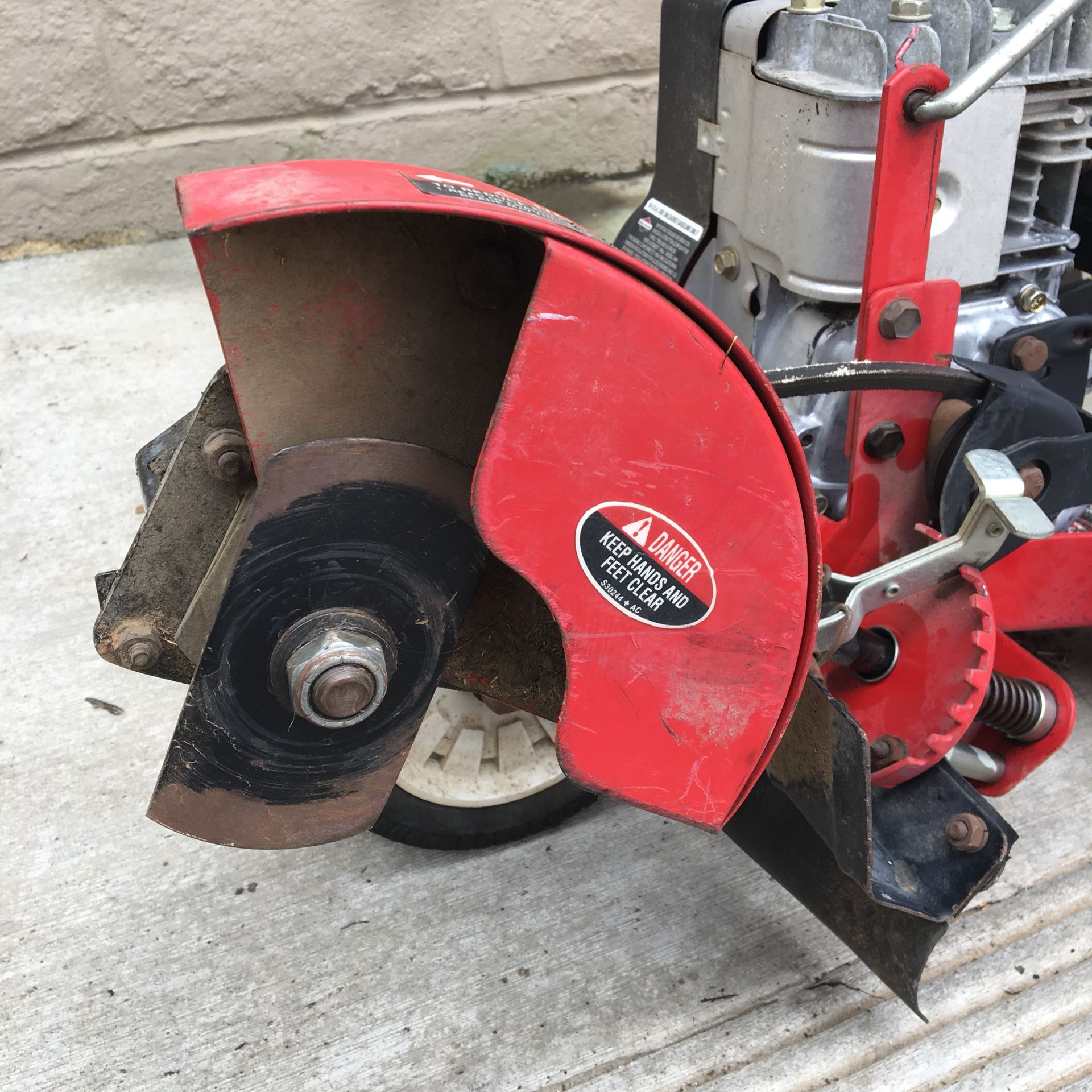 MTD Yard Machines 3.5 HP Edger for Sale in Riverside,