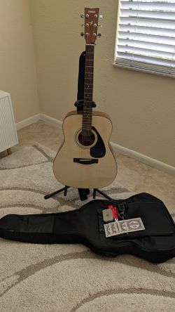 Guitar Stand Strap Case Strings Picks Tuner Capo  Winder