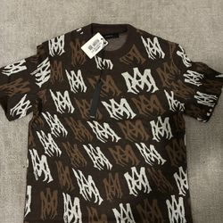 Christmas T Shirts Clearance . 5 For $385. Not All Sizes available. Local delivery. ONLY MESSAGE WHEN READY TO BUY