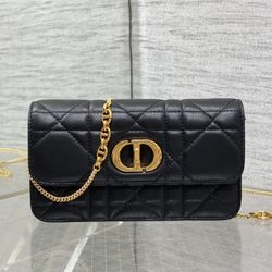 Black fashionable and simple elegant handbag