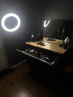 Yukon Tool Box With Ring Light And Mirror