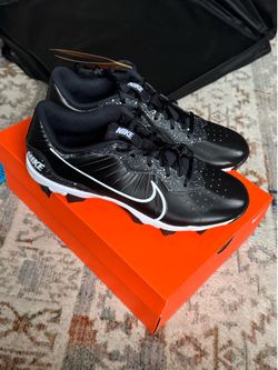 Nike mens baseball cleats 9.5