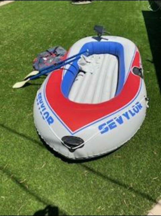 sevylor trawler 260 inflatable boat with motor