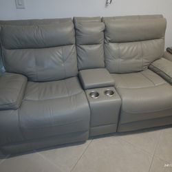 Italian Leather Sofa , Brand New Only 3 Month Old, Is To Big For My Florida Room