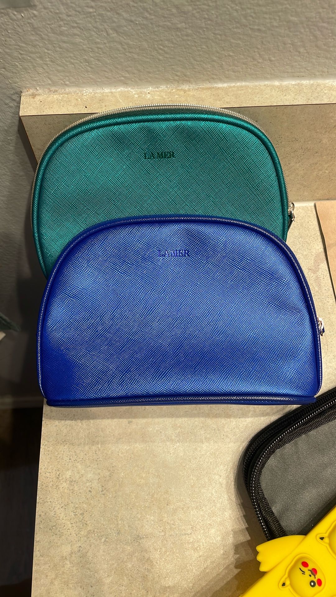2 lamer Makeup Purses