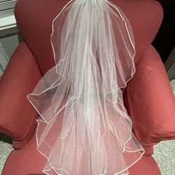 Bridal Veil (Edward Berger)