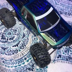 RC CAR Redeye Everest 10 Rockcrawler BLUE 1:10 Scale