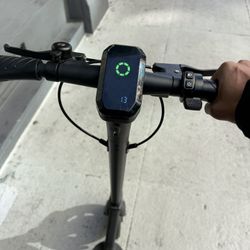 V5 Pro VMAX E Scooter