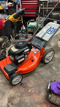 Husqvarna/Honda FWD Self Propelled Mower